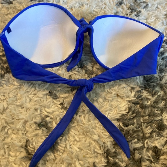 Bikini - Picture 4 of 4